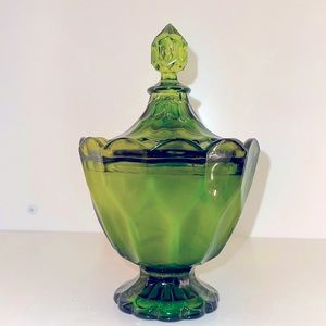 NWT Francesca’s Collections Emerald Green Glass Jar “Frazier Fir” Scent Candle.